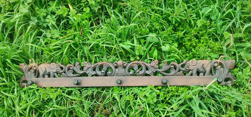 percha de madera de indonesia