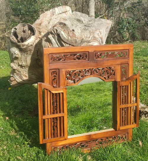 Espejo de madera con dos puertas